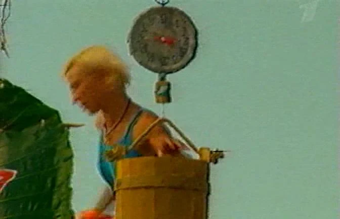 Кадры из ТВ шоу Последний герой (2001)